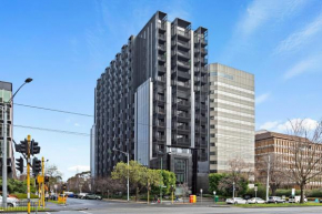 Complete Host Leopold Apartments, Melbourne
